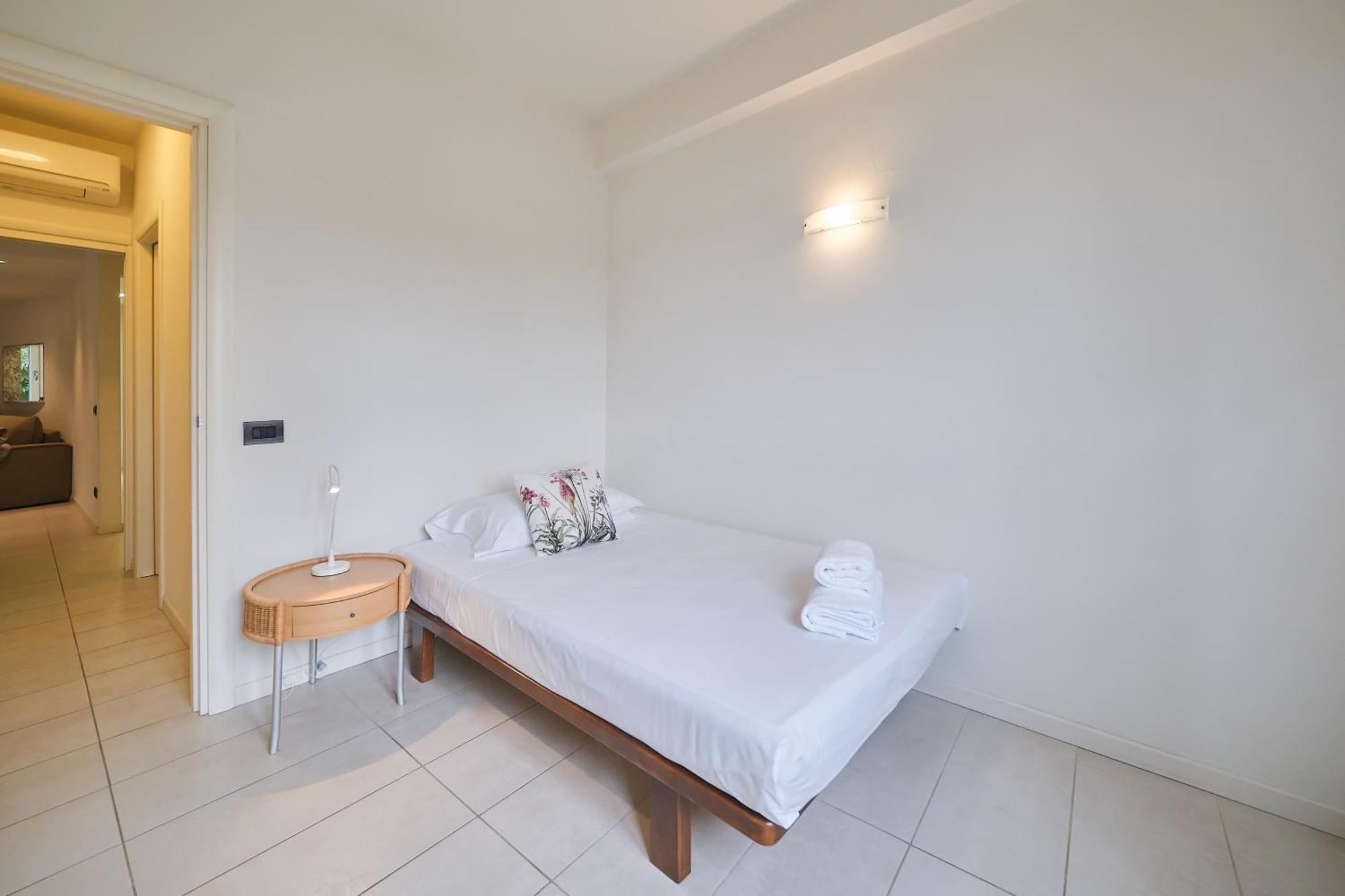 Front Lake Apartment Бардолино Екстериор снимка