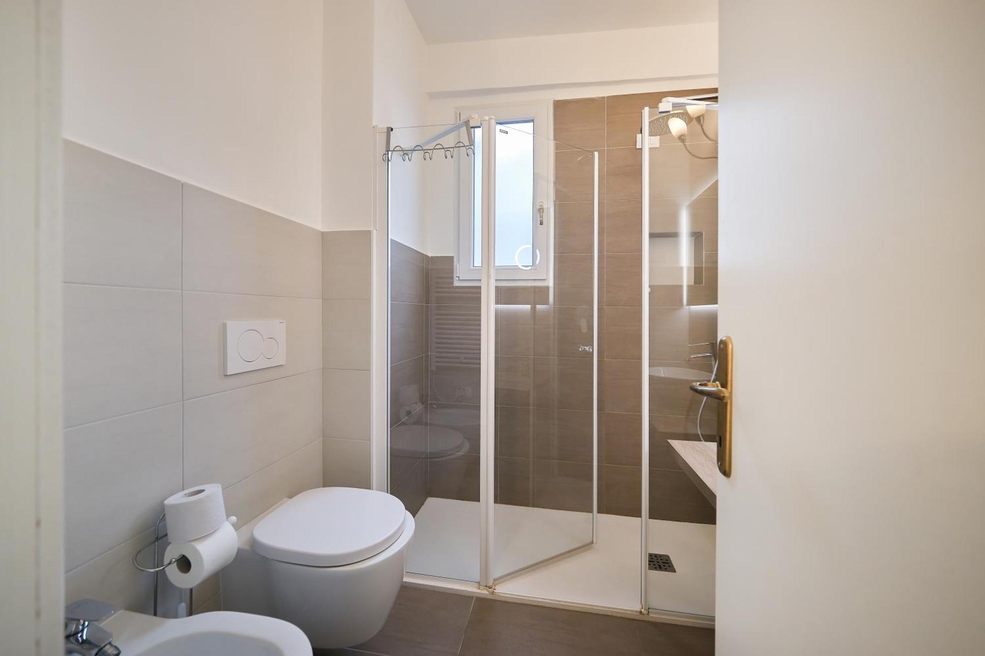 Front Lake Apartment Бардолино Екстериор снимка