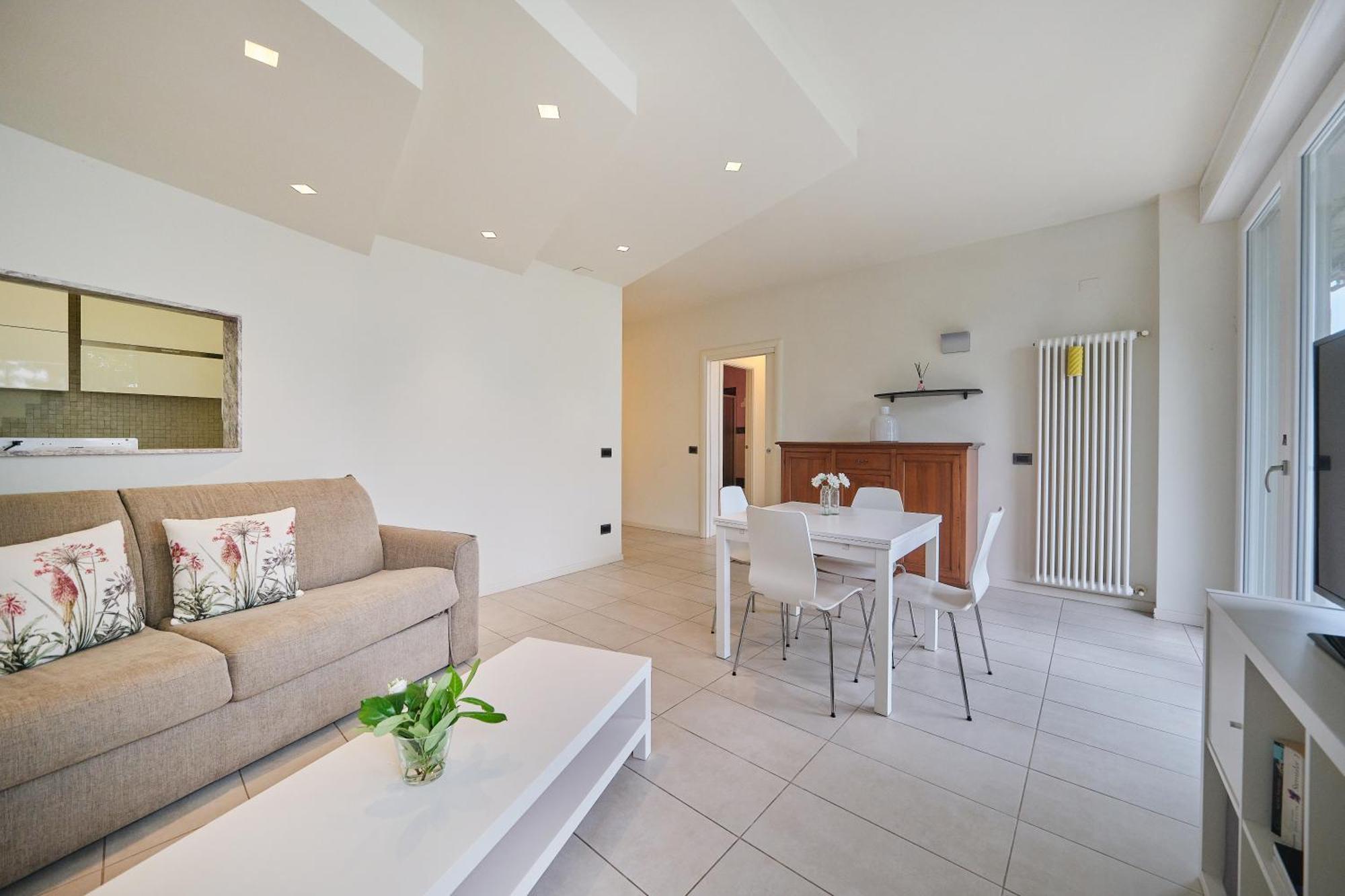 Front Lake Apartment Бардолино Екстериор снимка