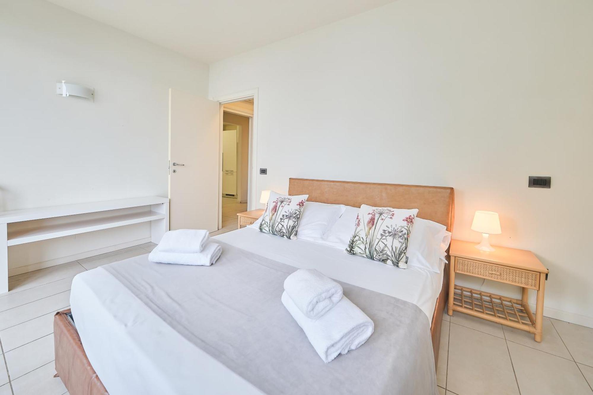Front Lake Apartment Бардолино Екстериор снимка