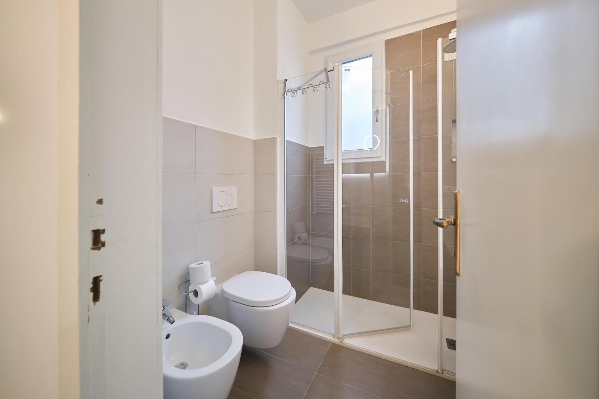 Front Lake Apartment Бардолино Екстериор снимка