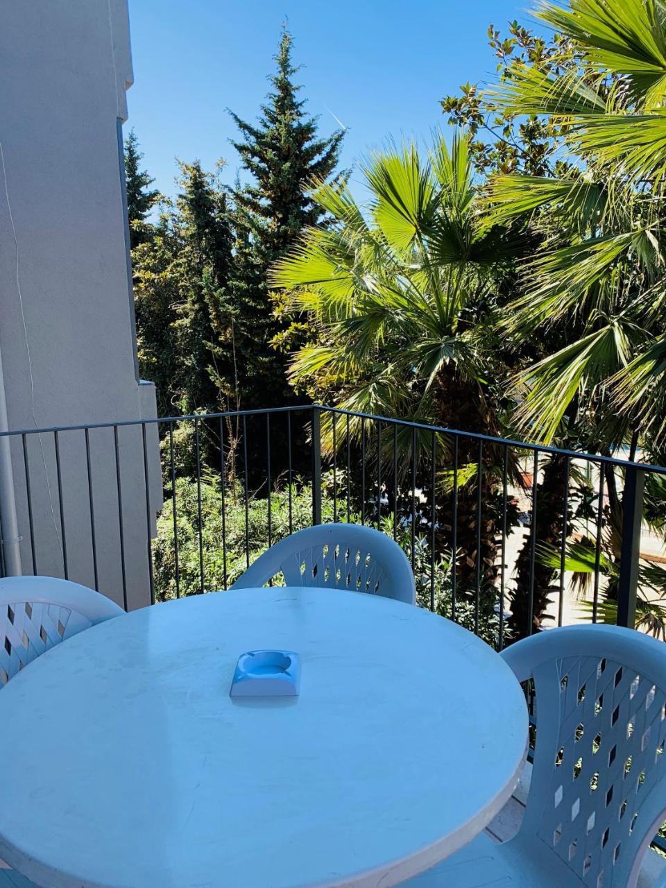 Front Lake Apartment Бардолино Екстериор снимка