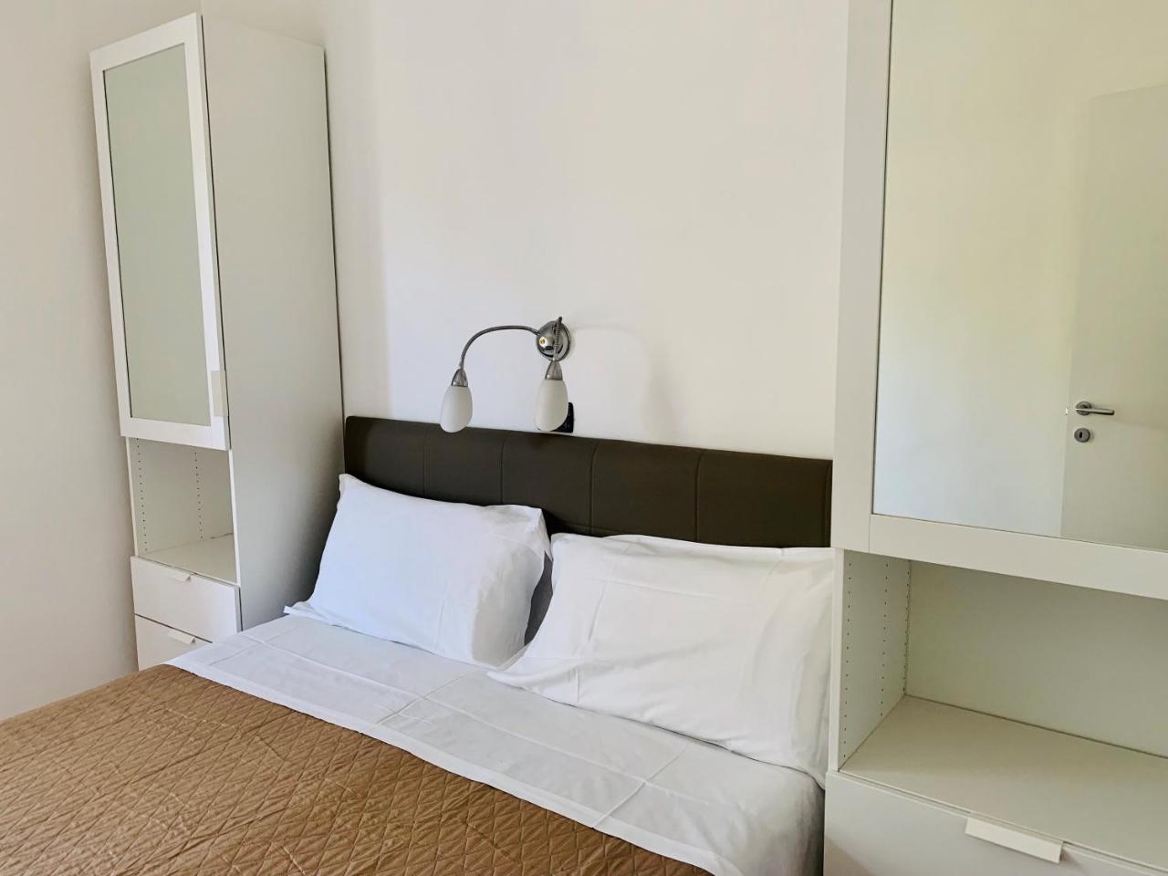 Front Lake Apartment Бардолино Екстериор снимка