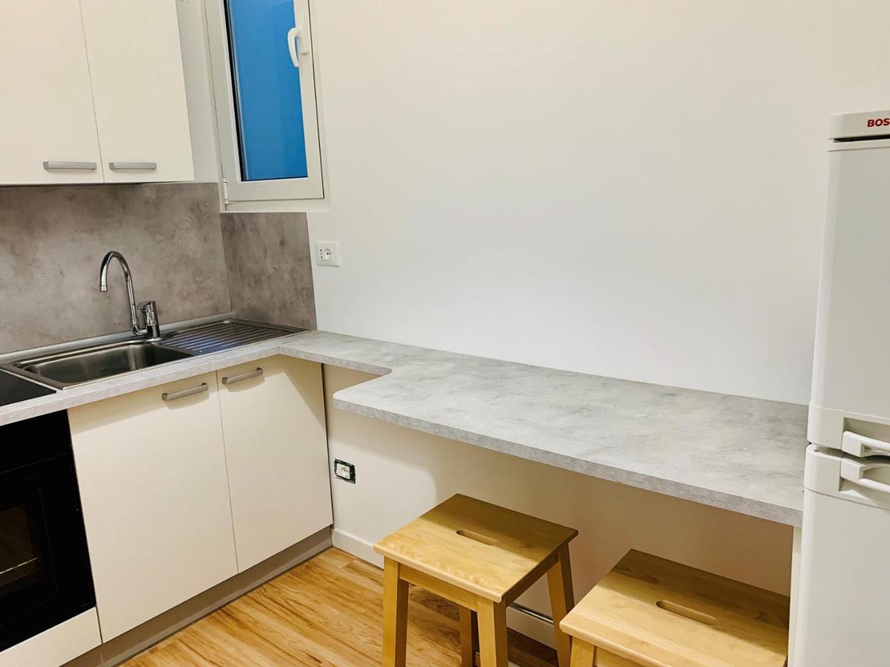 Front Lake Apartment Бардолино Екстериор снимка