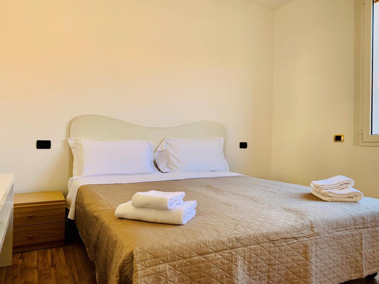 Front Lake Apartment Бардолино Екстериор снимка