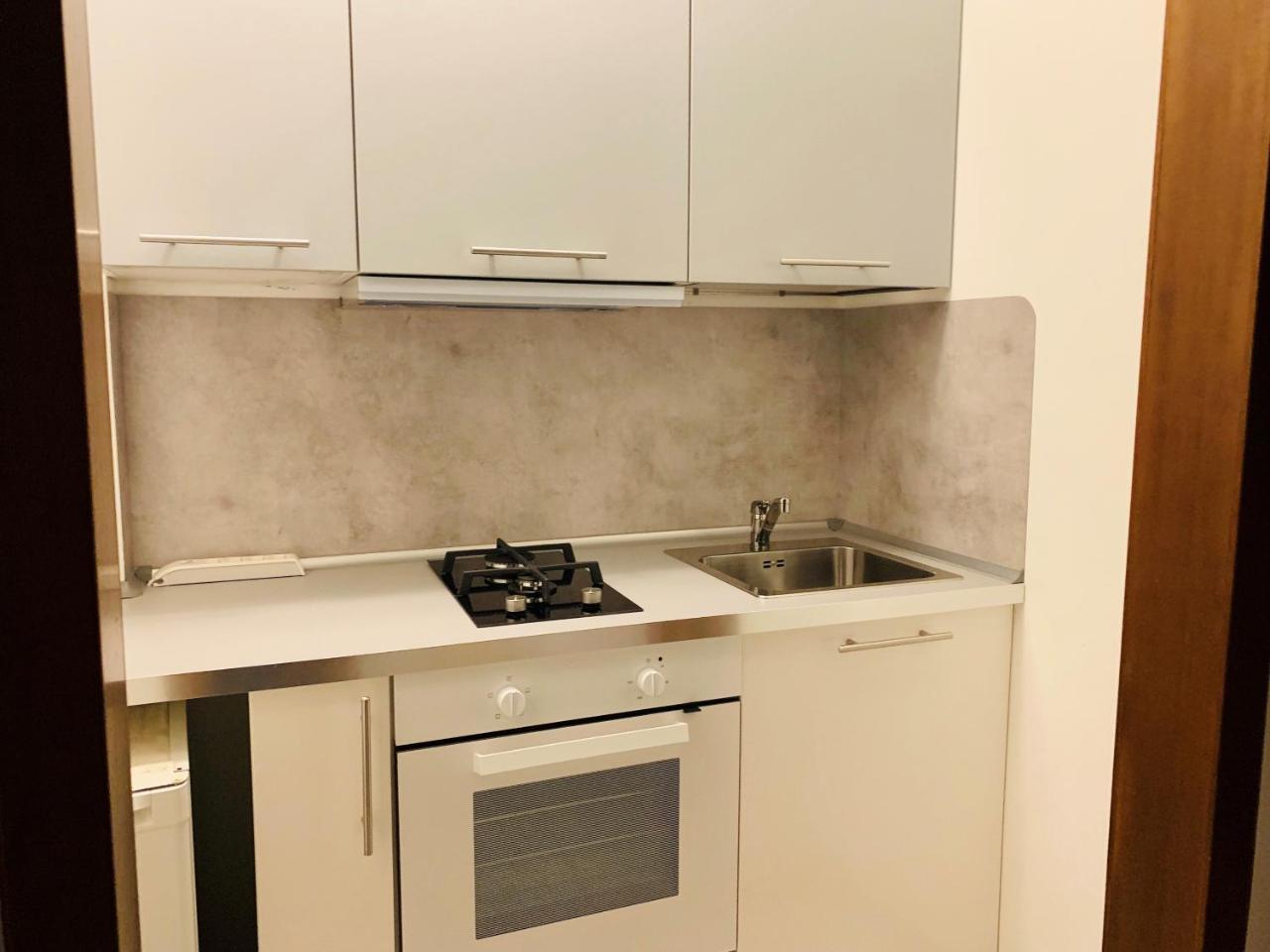 Front Lake Apartment Бардолино Екстериор снимка