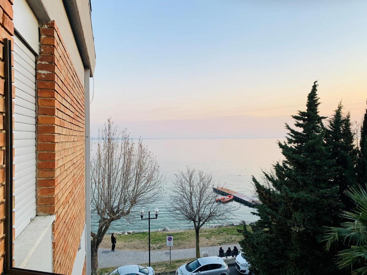 Front Lake Apartment Бардолино Екстериор снимка